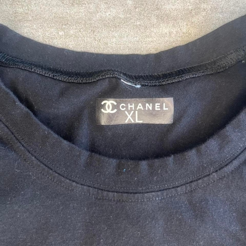 Chanel Paris Studded Logo Black Short Sleeve T-Shirt Size XL Womens - Picture 3 of 5